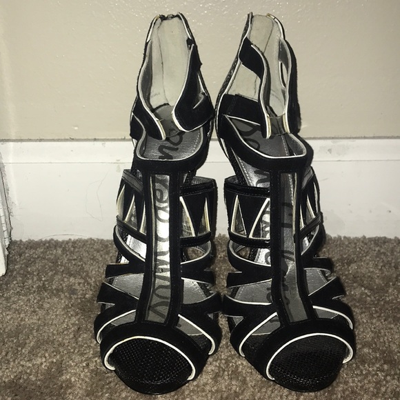 'Jazz' Snake Embossed Sandal
SAM EDELMAN size 6 - Picture 3 of 6